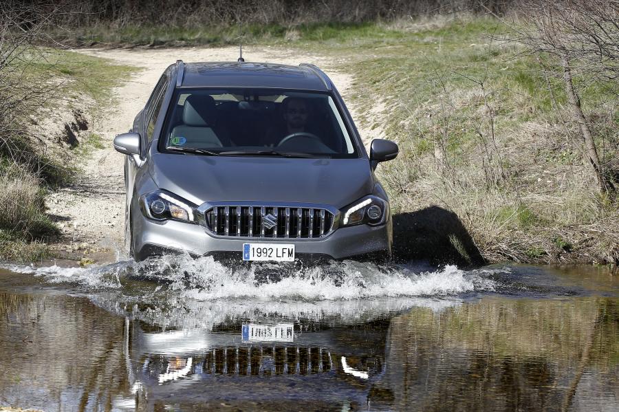  Suzuki SX4 S-Cross Hybrid 2020 года  (WW) (фото 34 из 40)